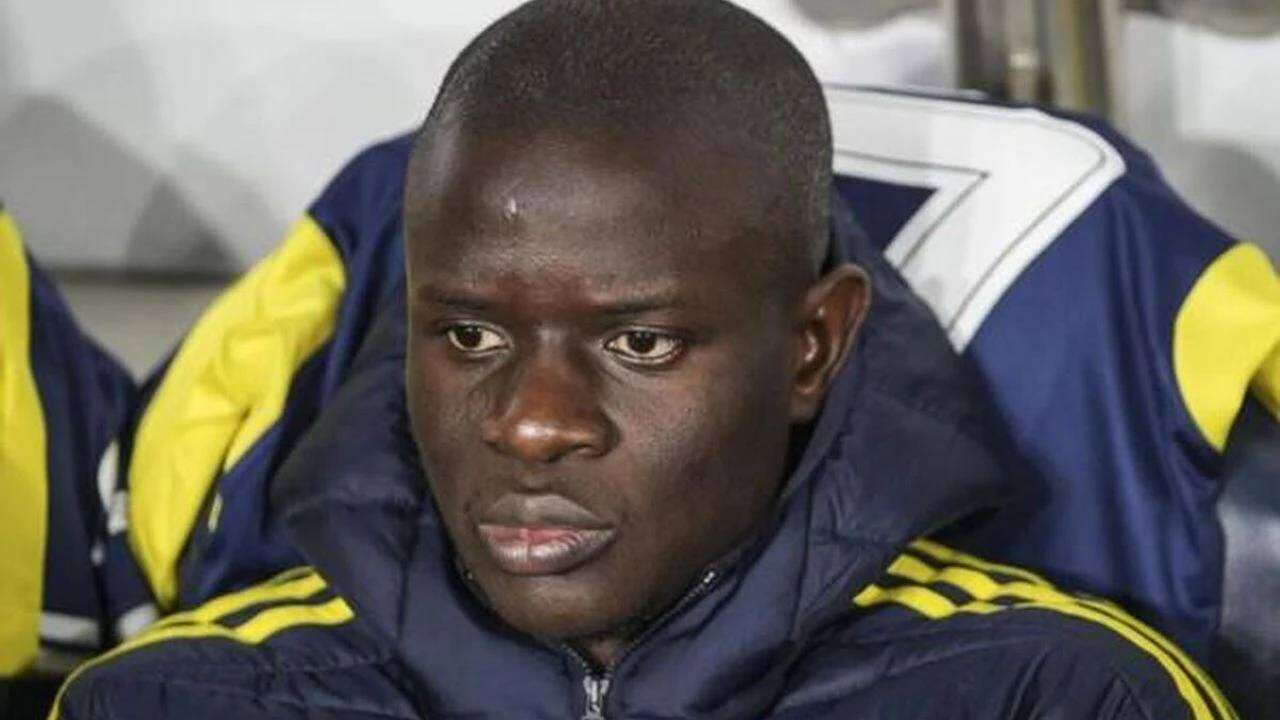 Fenerbahçe'de İsmail Kartal'a soğuk duş: Hiç beklemeden neşteri vurdu, Samandıra'da taşlar yerinden oynadı! 5